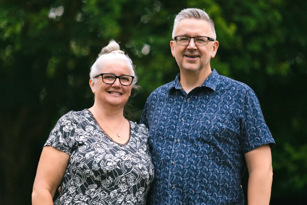 LIVING LIGHT CHURCH - KEVIN & JULIE PARKER